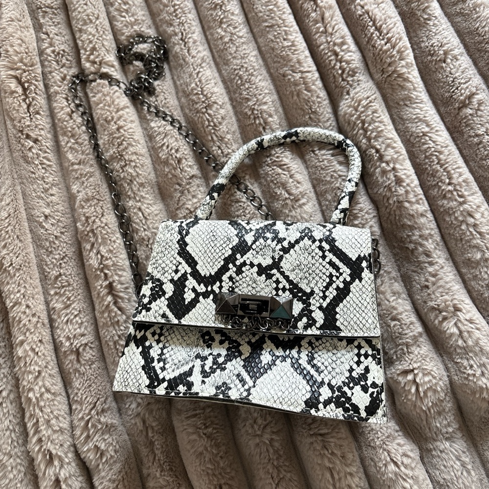 Chic Snake Print Handbag